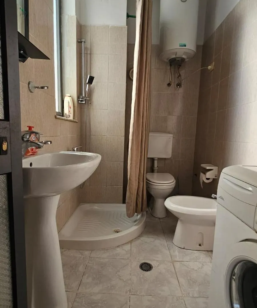 Bros Apartaments Durres 0*,  Albania