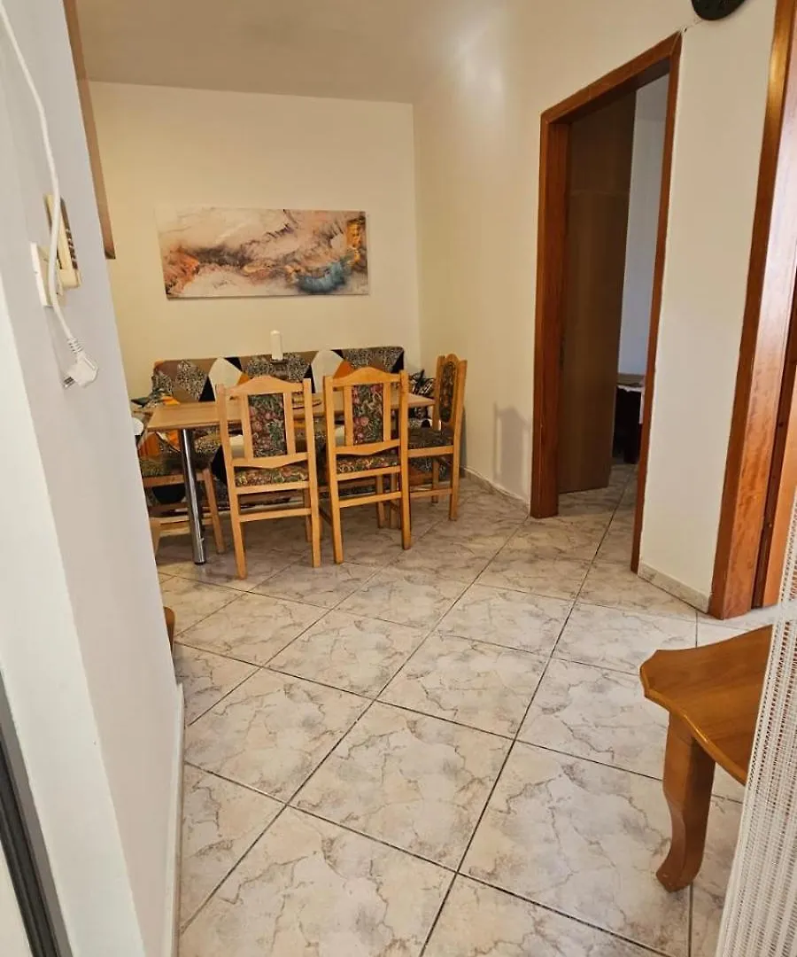 Bros Apartaments Durres 0*,