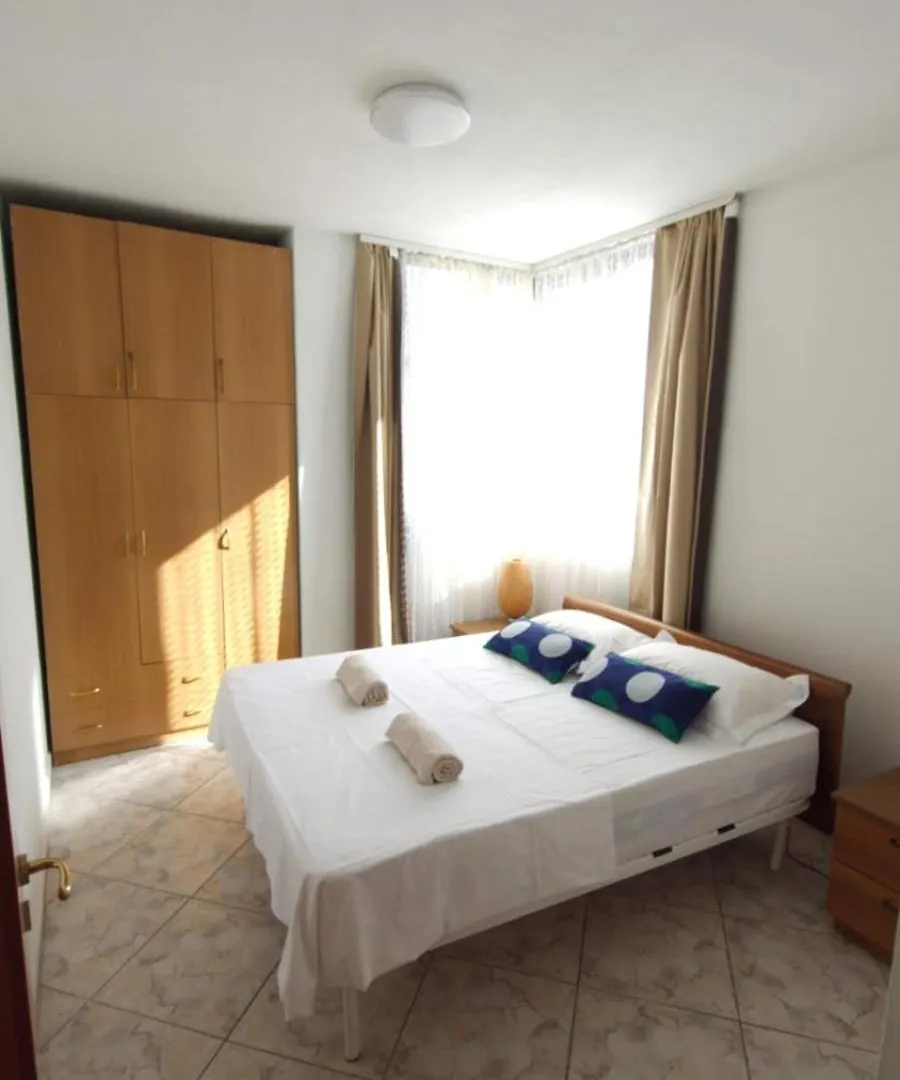 Bros Apartaments Durres